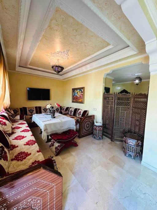 Luxueux Appartement Centre Et Plage & Wifi ! Tangier Bagian luar foto