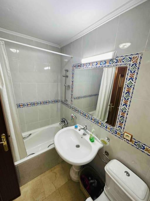 Luxueux Appartement Centre Et Plage & Wifi ! Tangier Bagian luar foto